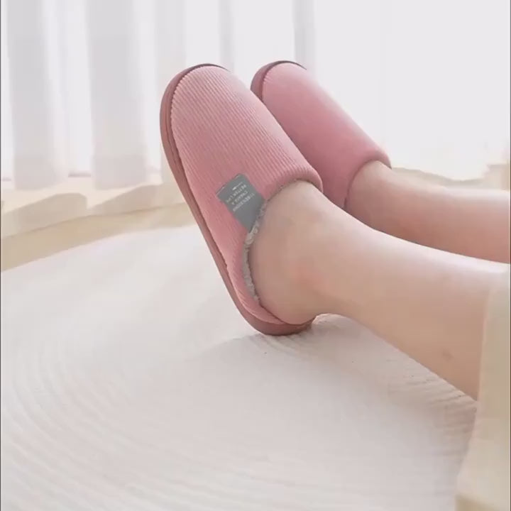 Chaussons Doublés en Polaire – Ultra-Doux, Antidérapants et Stylés